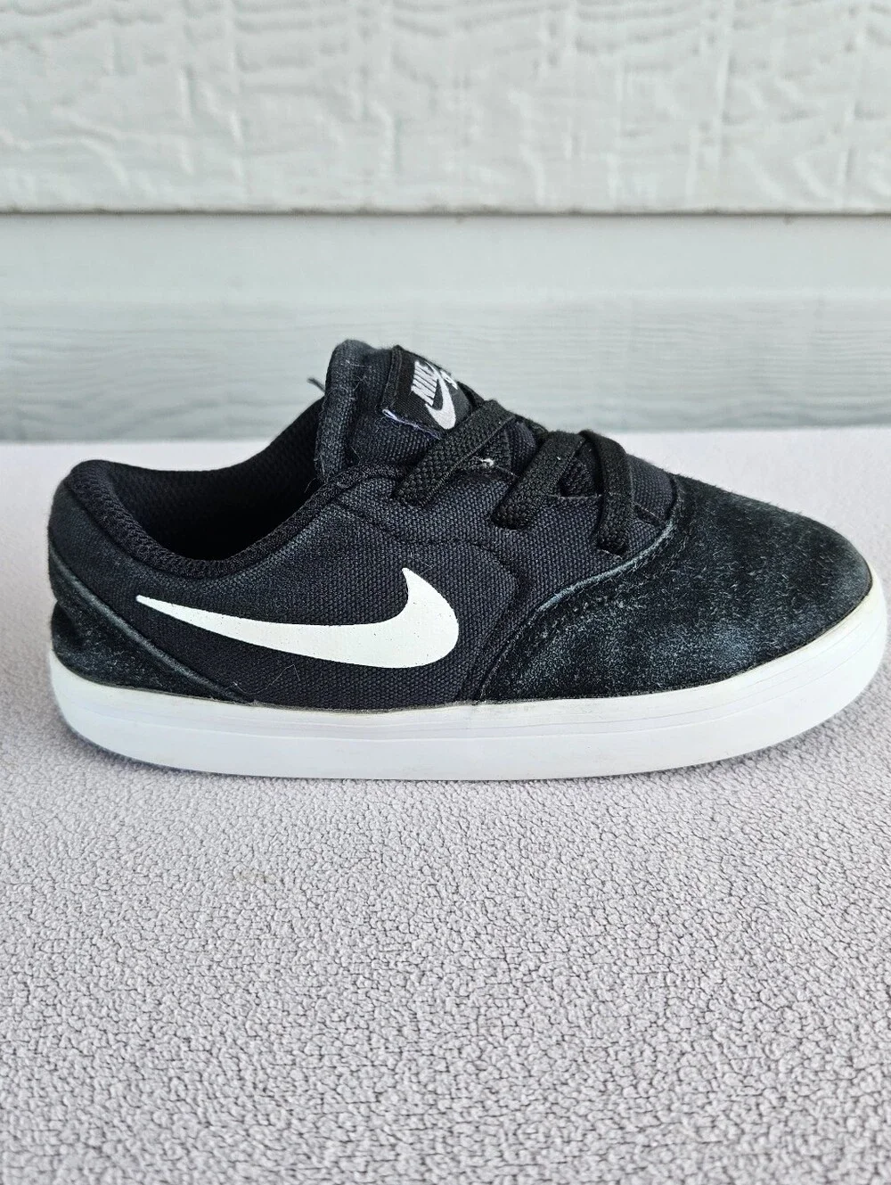 Nike SB Check TD Athletic Sneaker SZ 9C Sneaker Black Slip-On 716904-001